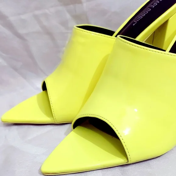 💛 Brand New Neon Yellow Pointed Toe Block Party Heels 💛 - Picture 7 of 8